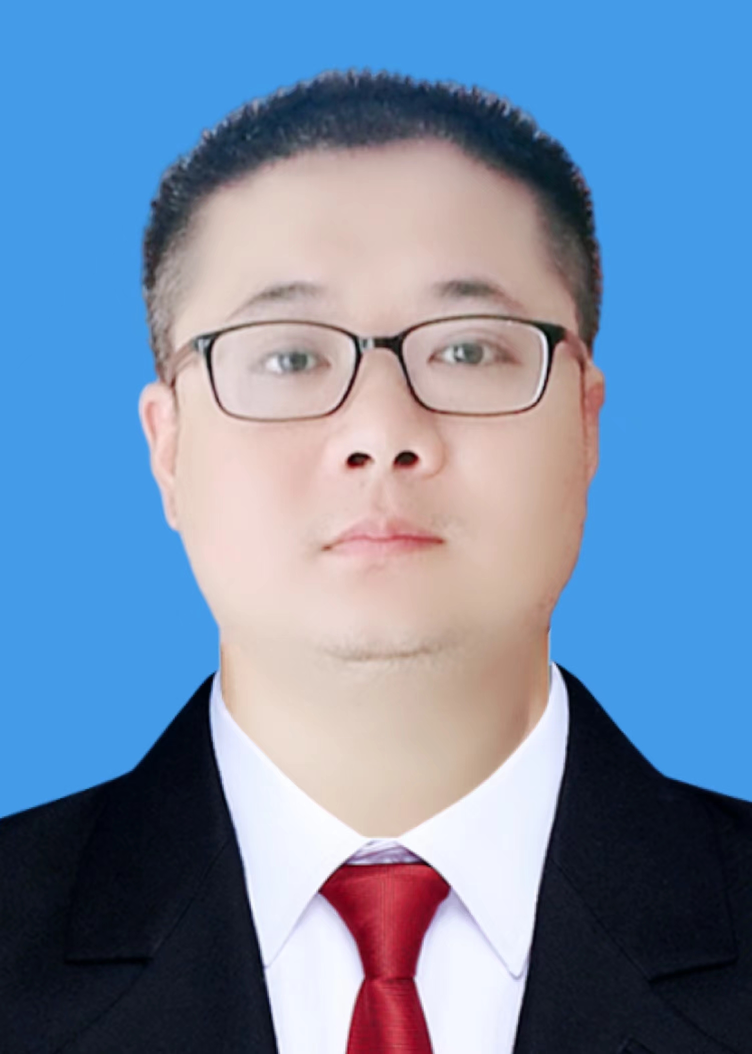 周鋒 黨委委員、副總經(jīng)理